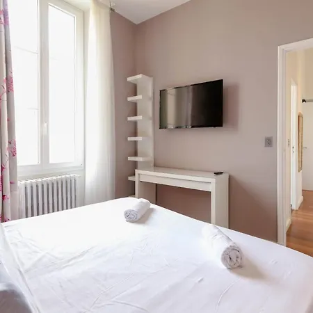 3 Moderne Avec Balcon Jardin Commun Et Clim - Benakey