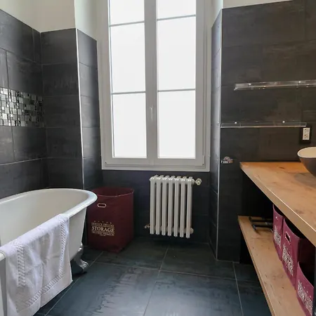 3 Moderne Avec Balcon Jardin Commun Et Clim - Benakey *