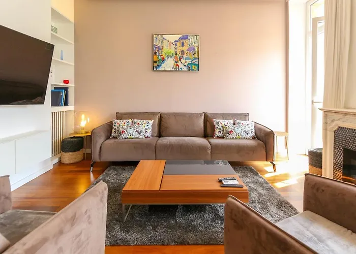 Modern With 3 Bedrooms Balcony Communal Garden And Ac- Benakey شقة كان