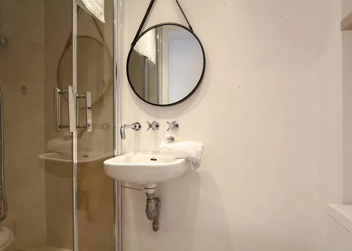 Modern With 3 Bedrooms Balcony Communal Garden And Ac- Benakey كان