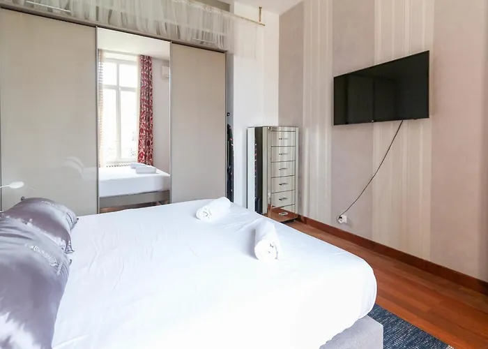 Modern With 3 Bedrooms Balcony Communal Garden And Ac- Benakey * كان