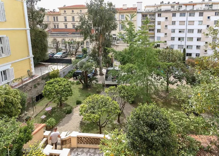 شقة Modern With 3 Bedrooms Balcony Communal Garden And Ac- Benakey *