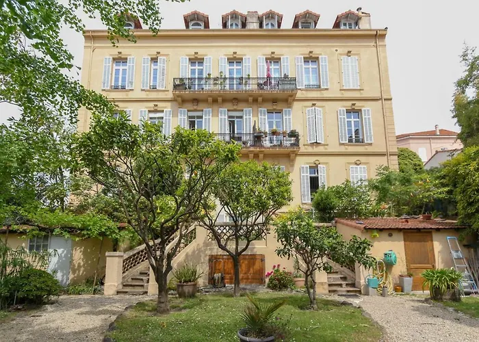 Modern With 3 Bedrooms Balcony Communal Garden And Ac- Benakey كان